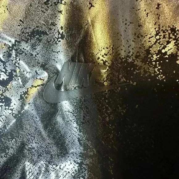 EUC Nike Air Women’s Foil Running Jacket - Small - Picture 2 of 10